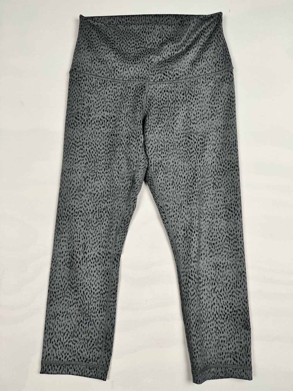 Lululemon Wunder Under Crop leggings Gray Dottie Dash Women’s 8